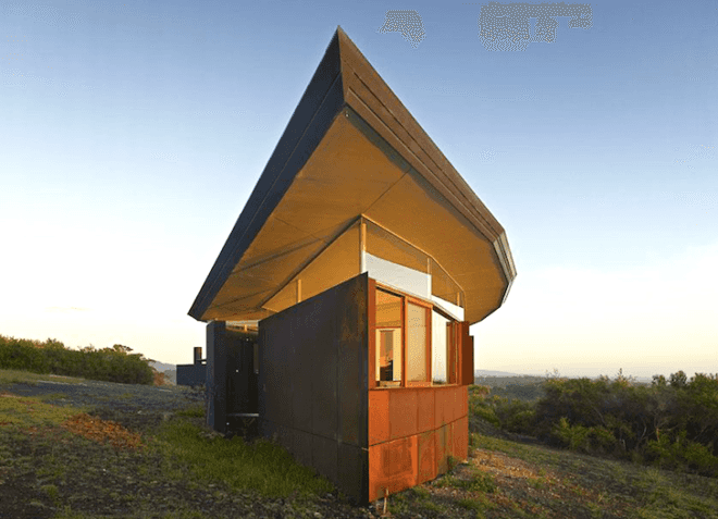 Southern House, Fergus Scott Architects, Australia, Frank Lloyd Wright, metal clad home, passive solar, passive thermal, daylighting, green design, sustainable design, eco-design, coastal home