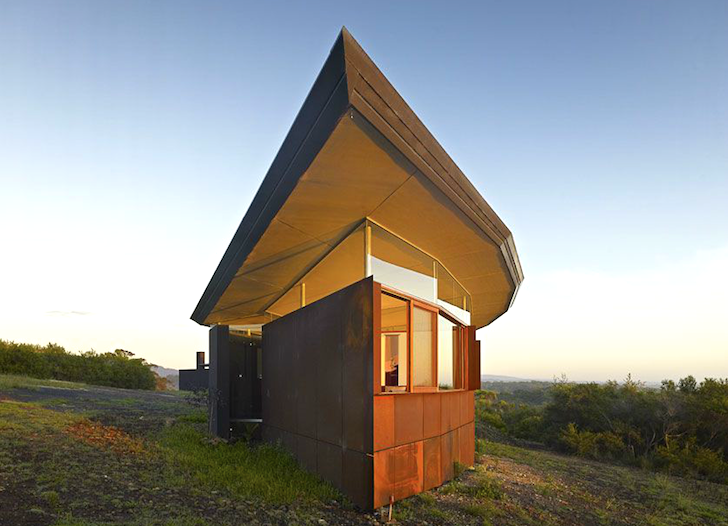 Southern House, Fergus Scott Architects, Australia, Frank Lloyd Wright, metal clad home, passive solar, passive thermal, daylighting, green design, sustainable design, eco-design, coastal home