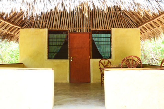 Andy Barbour, Diani Beach, Kenya, eco-tourism, backpackers, green design, sustainable design, eco-design, makuti roofers, palm roof, thatched roof, treehouses, Kenya, Africa, Coral Rag Forest, tourism, sustainable materials, sustainable building, natural ventilation, solar heated water, wildlife