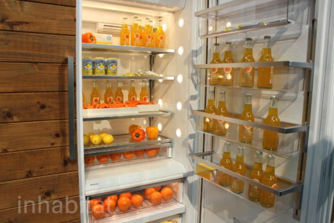 miele, eco walls, ecowalls, kitchen herb garden, green wall, edible greens, edible wall, planted wall, vertical garden, architectural digest home show, green appliances, green design, eco design, sustainable design
