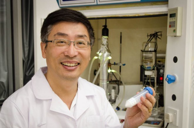 Darren Sun, TiO2, Multi-use Titanium Dioxide, hydrogen, solar cell, nanomaterial
