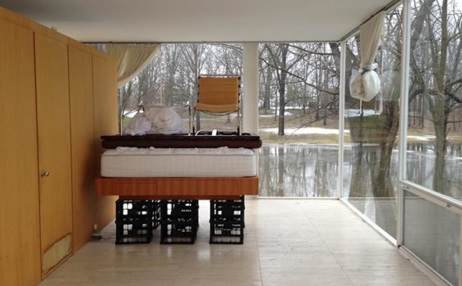 mies van der rohe, farnsworth house, fox river flooding, farnsworth house flooding, flood waters surround farnsworth house, national trust for historic preservation, emergency flood measures at farnsworth house, farnsworth house on stilts, floodwaters breaching interior of farnsworth house