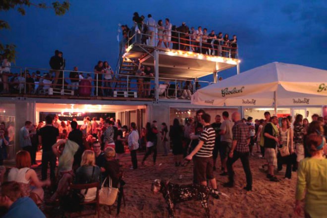 kontenerart, modelina, cargotecture, shipping pallets, ponzan, poland, beach club, art space