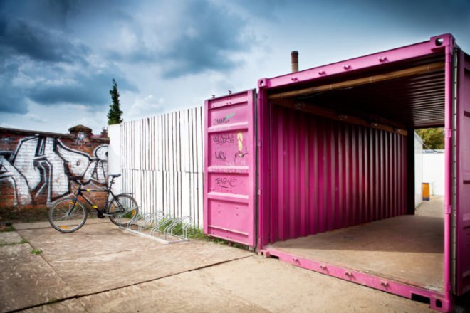kontenerart, modelina, cargotecture, shipping pallets, ponzan, poland, beach club, art space