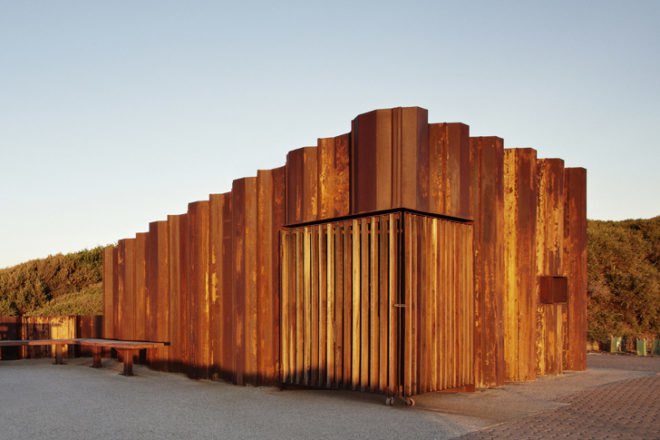 Third Wave Kiosk, Tony Hobba Architects, Australia, beach kiosk, recycled sheet piling, Tony Hobba