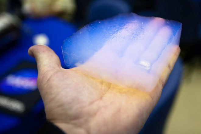 nanotube aerogels, University of Pennsylvania aerogels, University of Pennsylvania research, nanotubes, nanotechnology, oil spills, high-tech materials, green materials, ultra-light carbon aerogel, frozen smoke aerogels, carbon nanotubes, NASA aerogels, silica aerogels, polymer aerogels, fire-resistant materials
