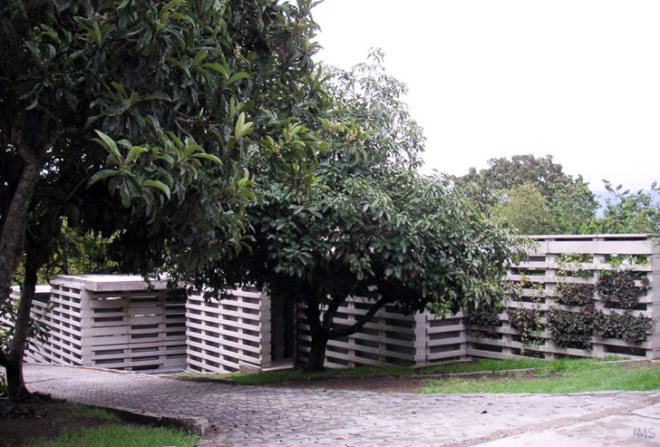 Casa Pentimento Ecuador, Jose María Sáez, David Barragán, prefab house, modular housing, precast concrete housing, lego-like home, green architecture, modular building, Ecuador architecture
