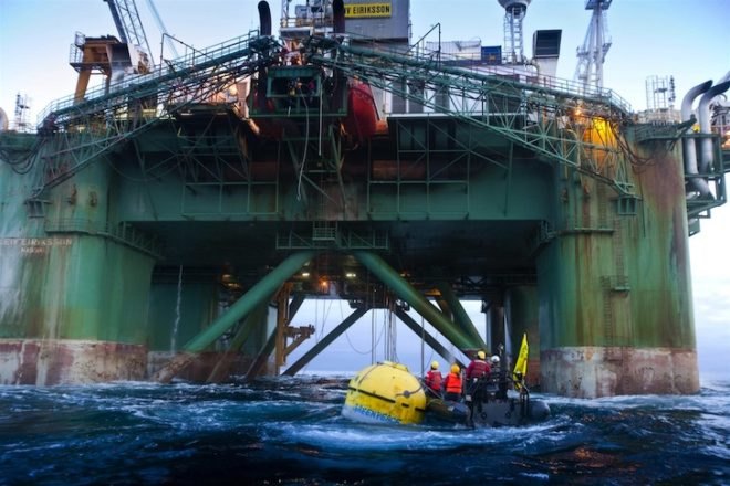 Greenpeace, survival pod, compact pod, dome-shaped vessel, shelter, environmental activism, Greenpeace design competition, eco-messaging, design, sustainable design, eco-design, graphic design, design competitions