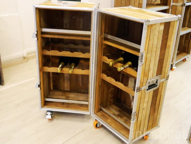 green design, eco design, sustainable design, IDI Studio, Roadies, recycled Teak, 100% FSC Teak, recycled aluminum, mini bar case, Roadie Collection