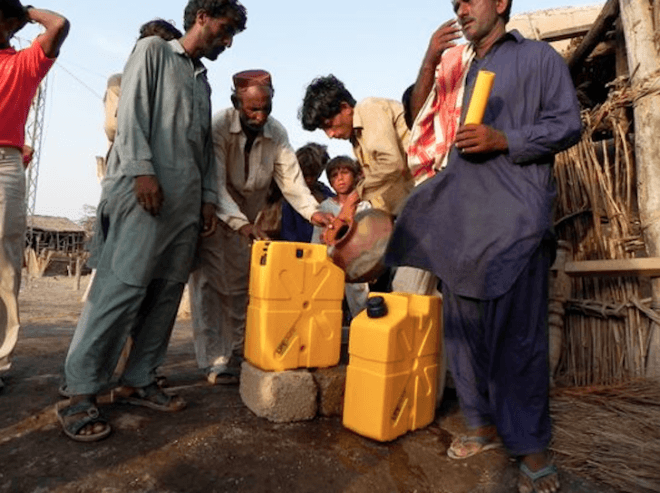 LIFESAVER Jerrycans, water purification, social design, humanitarian design, green design, eco-design, water scarcity, water purification, water shortages, clean drinking water, potable water, developing world
