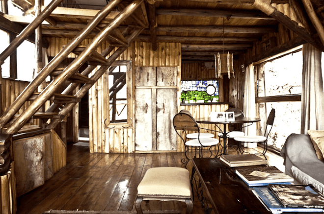 Out of Africa, Ngong House, Nairobi, Kenya, Meryl Streep, treehouses, eco-luxe, safari destination, nairobi national park, giraffes, Rothschild giraffe, upcycling, natural materials, bespoke tree house, luxury tree house, boutique hotel,