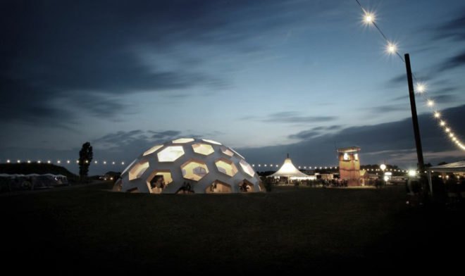 Roskilde geodesic dome, plywood dome Roskilde, Kristoffer Tejlgaard, Benny Jepsen, Roskilde music festival, plywood architecture, biomimicry, CNC machine, digital fabrication, reduced energy consumption, Ultragrøn, music festivals Denmark