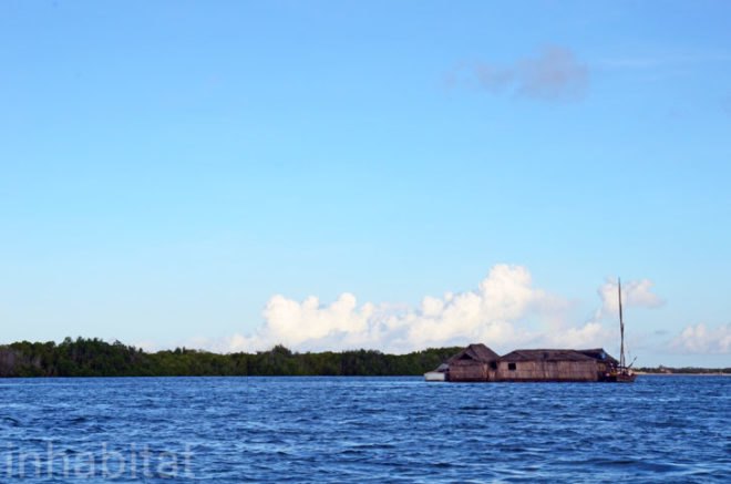 Pontoon Restaurant, floating bar, natural materials, recycled materials, solar-power, green design, sustainable design, eco-design, island-hopping, eco-tourism, Pontoon Restaurant, backpacking, island, Kenya, Lamu