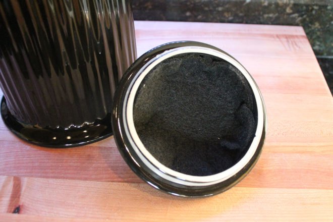 countertop compost pail, product review, naturemill, norpro, composting, gradening, kitchen, eco friendly, sustainable