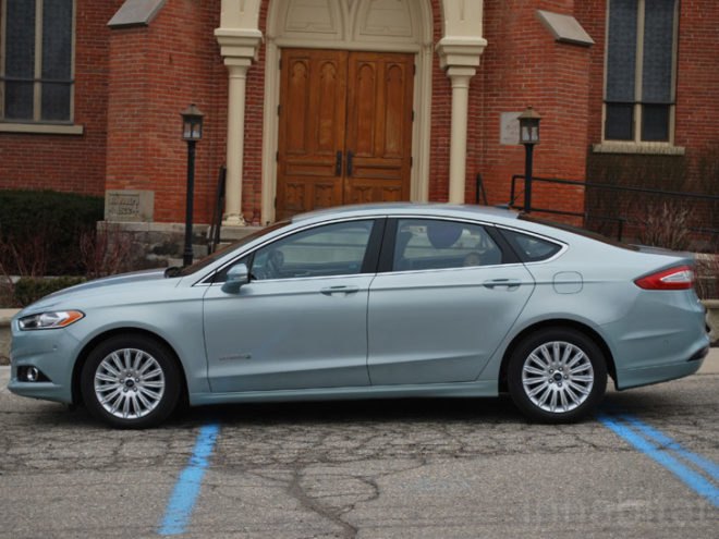 Ford Fusion Hybrid, Ford Fusion, Ford, hybrid car, green car, green transportation, test drive, Laura Cowan, Laura K. Cowan