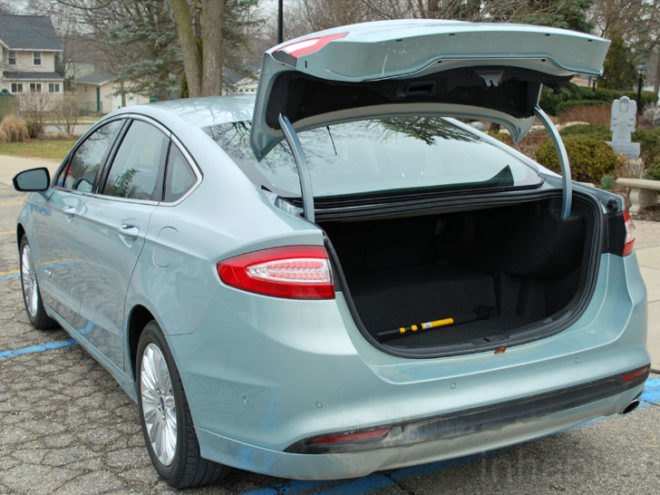 Ford Fusion Hybrid, Ford Fusion, Ford, hybrid car, green car, green transportation, test drive, Laura Cowan, Laura K. Cowan