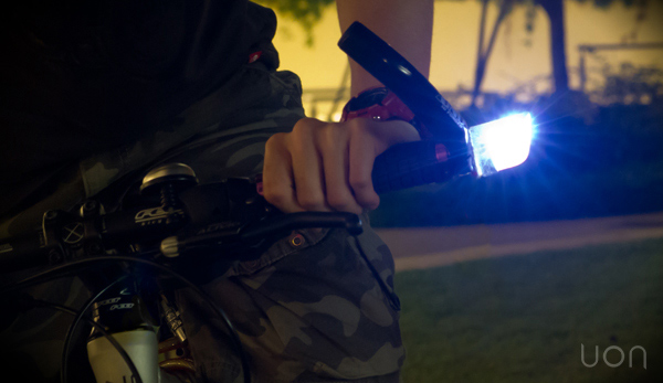 uon lights, rechargeable bike lights, bicycling, bike, cycling, sustainable design, green design, led light, bike lights, cycling safety, safe biking, bike turn signals, green gadgets, battery-free bike light