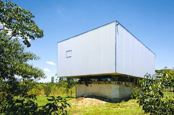 Javier Corvalán, Camera Obscura, Paraguay homes, Caja Oscura, sustainable design, eco-design, green design, natural ventilation, locally-sourced materials, daylighting,