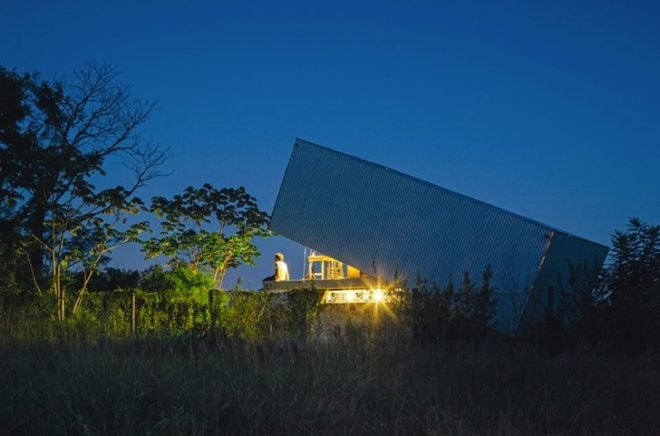 Javier Corvalán, Camera Obscura, Paraguay homes, Caja Oscura, sustainable design, eco-design, green design, natural ventilation, locally-sourced materials, daylighting,