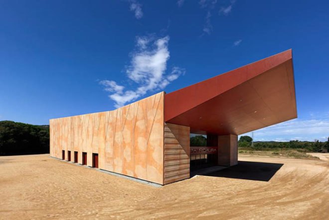 Capella Garcia Arquitectura, green roof, Espai Ridaura, Girona, Spain, thermal solar panels, stage, earth building, natural pigments, cultural activities, multipurpose, Architecture, Eco Tourism, green roof, Green Materials, energy efficiency,