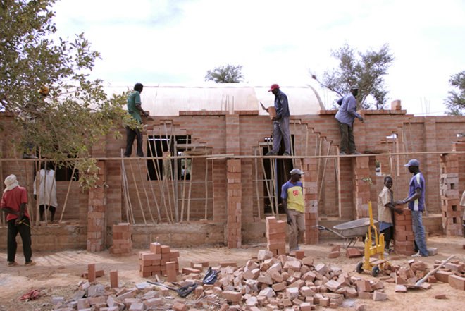 Dogon Education, Joop and Jurriaan van Stigt, earth, architecture, earth bricks, Mali, Africa, local materials, local people, Architecture, social design, Recycling / Compost, Green Resources, Green Materials,