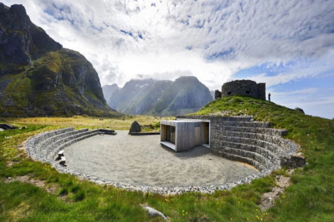 Eggum Tourist Stop, Snohetta, national tourist route in norway, gabion baskets, local materials, tourist stop, driftwood