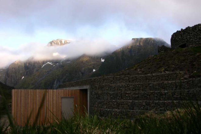 Eggum Tourist Stop, Snohetta, national tourist route in norway, gabion baskets, local materials, tourist stop, driftwood