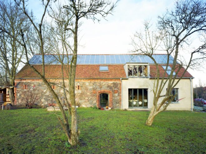 Ihlow House, Roswag Architekten, barn renovation, green renovation, rammed earth, barn house