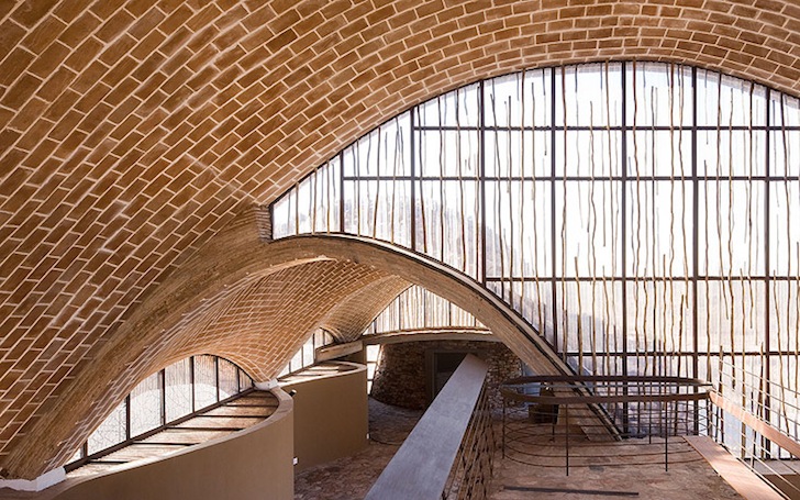Mapungubwe Interpretation Center, South Africa, Aga Khan Architecture Award, 2013, Limpopo Province, earth construction, design, green design, sustainable design, eco-design, visitor center, Peter Rich Architects, vaults, vaulted construction, barrel vault, freeform vault, local labor, UNESCO World Heritage Site