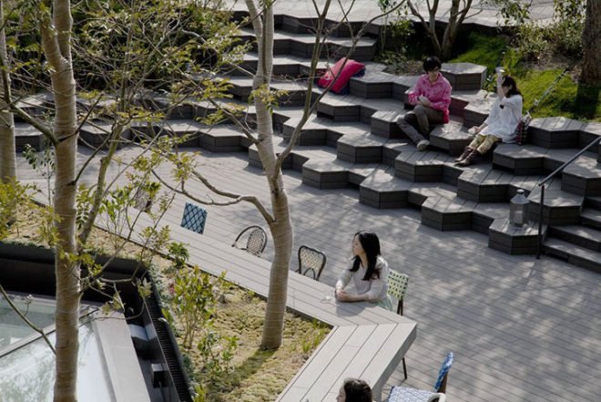 Hiroshi Nakamura & NAP Co. Ltd, NAP Architects, green roof garden, Tokyu Plaza Omotesando , Tokyo, shopping area, multifunctional steps, community table