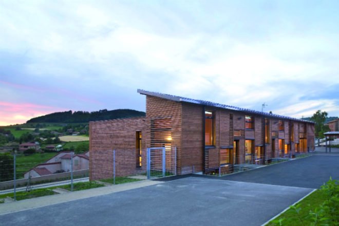 School in Montrottier, Teknê Architects, primary school, eco school, green school, france,