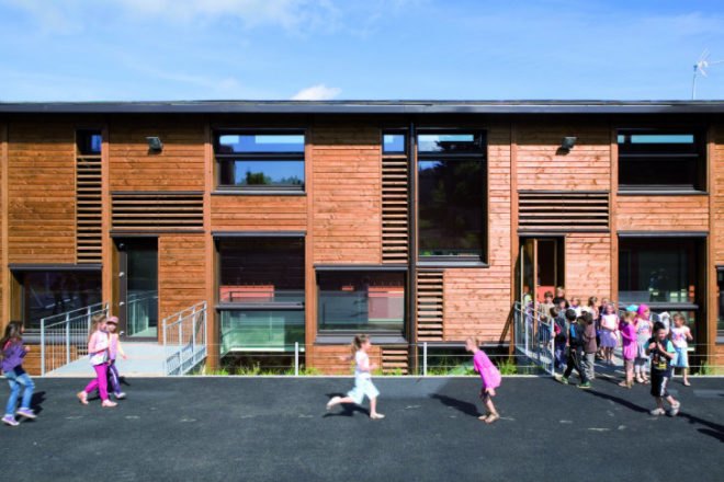 School in Montrottier, Teknê Architects, primary school, eco school, green school, france,