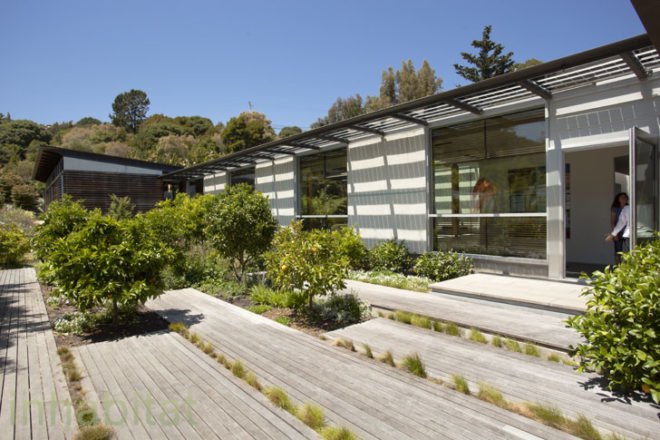 Andrea Ponsi, House on the Bay, Tiburon, San Francisco, net-zero house, solar power