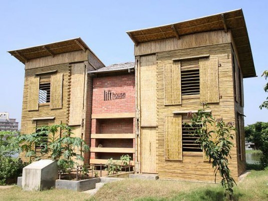 The Lift House, Prithula Prosun, urgent architecture, green building, flood proof building, flood proof design