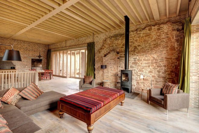 Astley Castle Renovation, Witherford Watson Mann Architects, RIBA 2013 Awards, UK landmarks, green renovation, castle renovation, Landmark Trust UK, UK ancient ruins