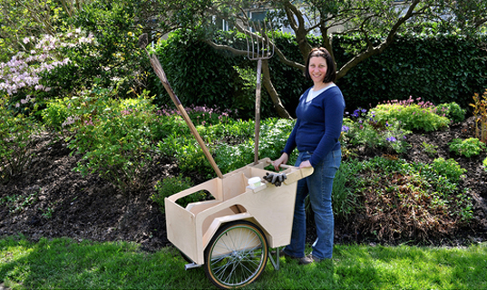 Mobiel, urban farm, green design, sustainable design, cart, bicycle, bike cart, clea lautrey, farming, wheelbarrow, multifunctional design, gardening, green garden, botanical, vancouver