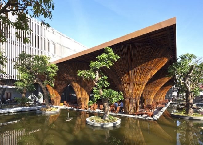 bamboo, bamboo cafe, bamboo restaurant in Viet Nam, smoke-dried bamboo, Vo Trong Nghia Architects, green design, sustainable design, eco-design, sustainable materials, green materials, natural light,
