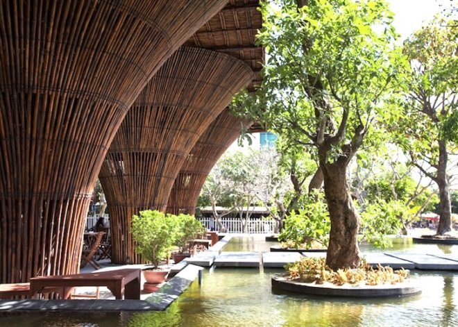 bamboo, bamboo cafe, bamboo restaurant in Viet Nam, smoke-dried bamboo, Vo Trong Nghia Architects, green design, sustainable design, eco-design, sustainable materials, green materials, natural light,