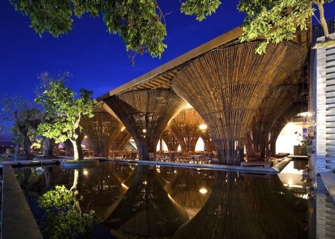 bamboo, bamboo cafe, bamboo restaurant in Viet Nam, smoke-dried bamboo, Vo Trong Nghia Architects, green design, sustainable design, eco-design, sustainable materials, green materials, natural light,