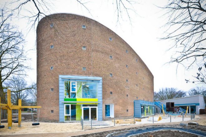 St Sebastian School, Bolles+Wilson, st. sebastian church, church renovation, church transformation, munster, adaptive reuse, kindergarten