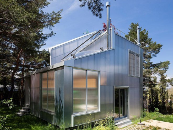 Miguel de Guzmán, Veidimanna Protum, Espinar House, Spain, natural light, rooftop garden, green roof, homes with mountain views in Spain, eco-design, green design, sustainable design, greenhouse, energy efficiency, daylighting, Sierra de Madrid, Segovia,