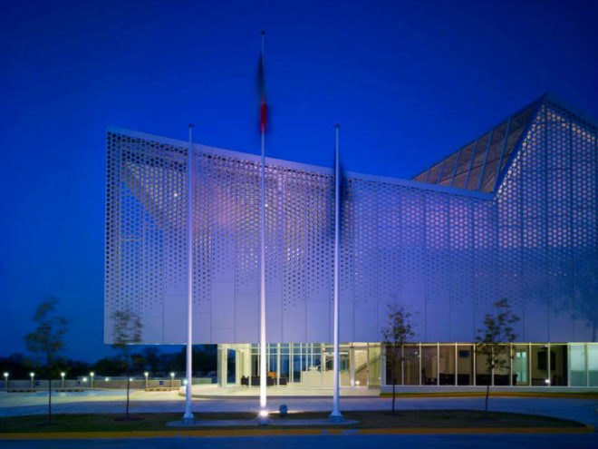 Metalsa SA, Brooks Scarpa, industrial building, daylighting, monterrey, mexico, saw-toothed, eco factory,