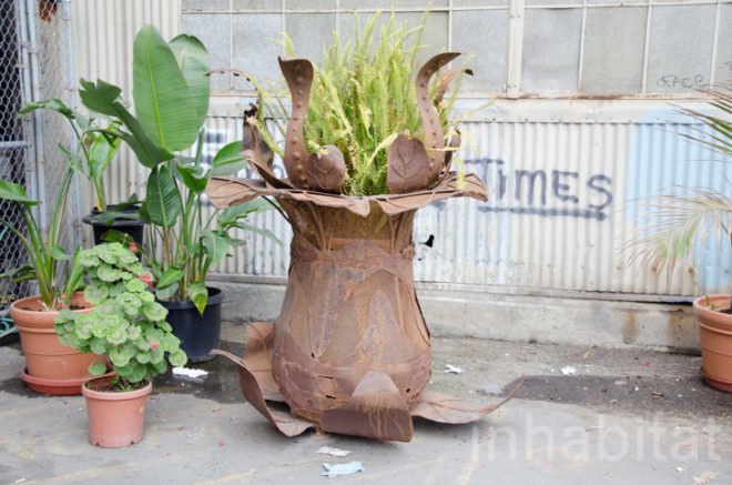 green technology, solar power, american steel studios, recycled materials, west oakland, california, Karen Cusolito, Groundation Foundation, Nick Gardner, Indra Designs, Wholly H2O, City of Oakland’s Rain Barrel Program, gardening, urban design, vertical garden