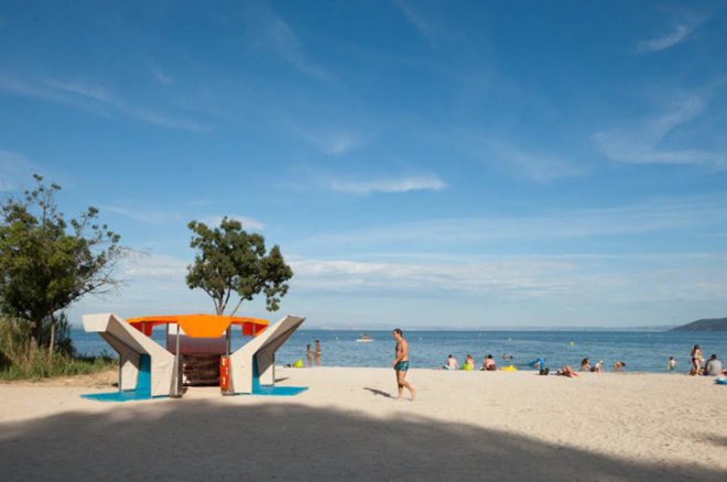 green design, eco design, sustainable design, Matali Crasset, pop up library, Romaniquette beach, Istres France, Istres library, Biblioteque de Plage, beach library