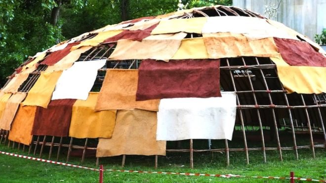 green building, natural materials, sustainable materials, clay paint, african colors, Portuguese summer cabana, natural materials, green design, sustainable design, eco-design, TerraPalha, thermal massing, jute panels for architecture,