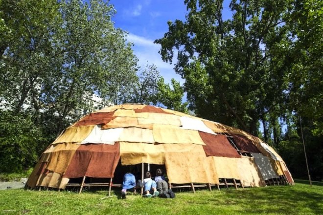 green building, natural materials, sustainable materials, clay paint, african colors, Portuguese summer cabana, natural materials, green design, sustainable design, eco-design, TerraPalha, thermal massing, jute panels for architecture,
