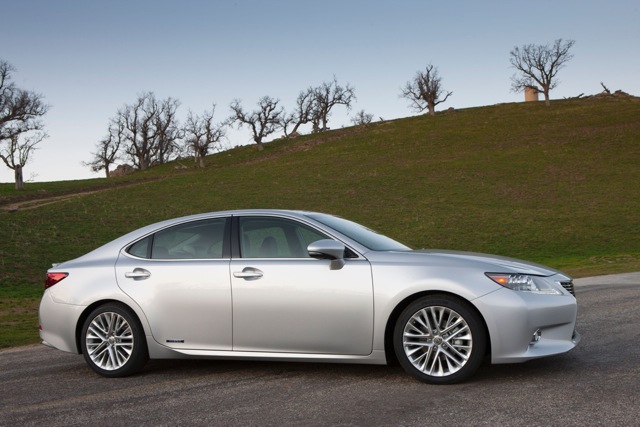Lexus, Lexus ES, Lexus ES 300h, Lexus ES 350, Lexus hybrid, Toyota hybrid, hybrid, electric car, car review, green car, electric motor, green transportation, car test drive