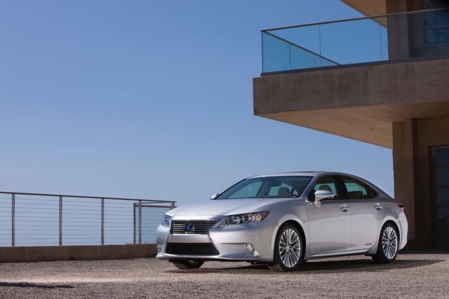 Lexus, Lexus ES, Lexus ES 300h, Lexus ES 350, Lexus hybrid, Toyota hybrid, hybrid, electric car, car review, green car, electric motor, green transportation, car test drive