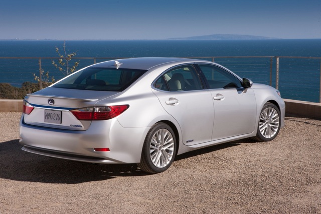 Lexus, Lexus ES, Lexus ES 300h, Lexus ES 350, Lexus hybrid, Toyota hybrid, hybrid, electric car, car review, green car, electric motor, green transportation, car test drive