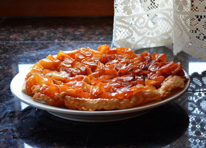 Apple Tart, apple, apples, apple pie, apple crumble, apple salad, walnuts, feta, canning, apple preserves, spiced apples, cinnamon, apple tart, apple pie, apple crumble, tarte tatin, caramel, caramel apples, caramel apple bites, mini apples, halloween, thanksgiving, autumn, fall